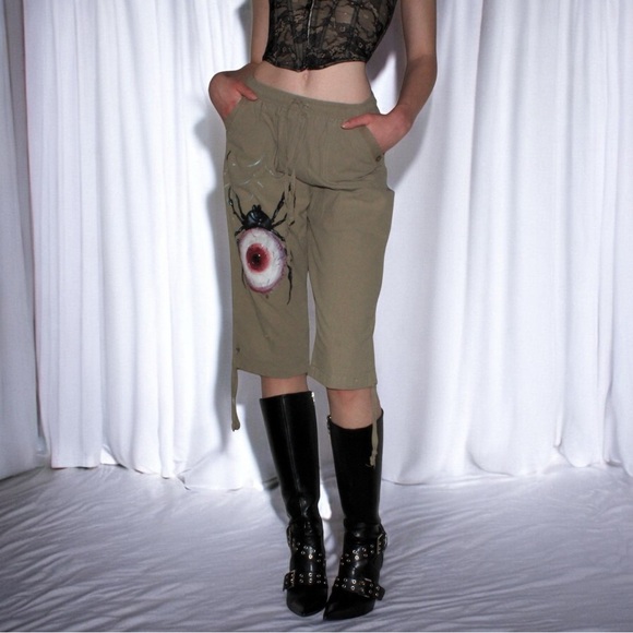 Hand painted spider eyeball khaki capri pants - Picture 1 of 9